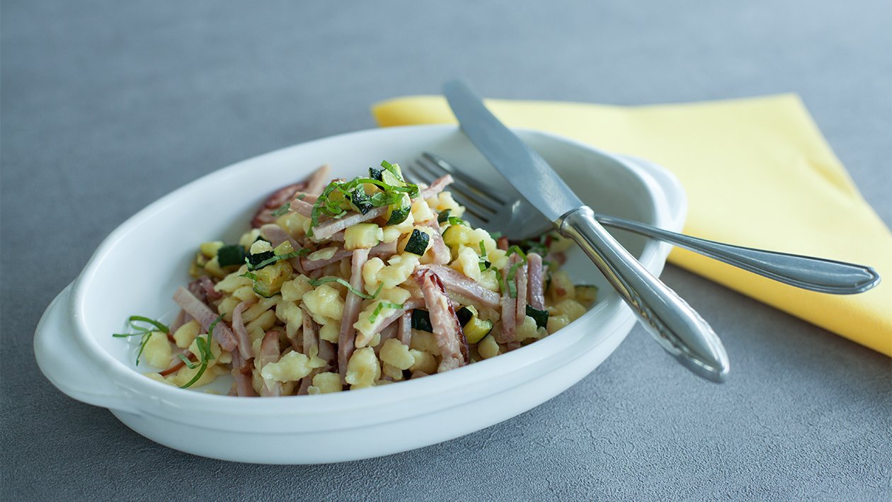 Leckere Spätzle mit Schinken und Zucchini in Sahnesoße Rezepte