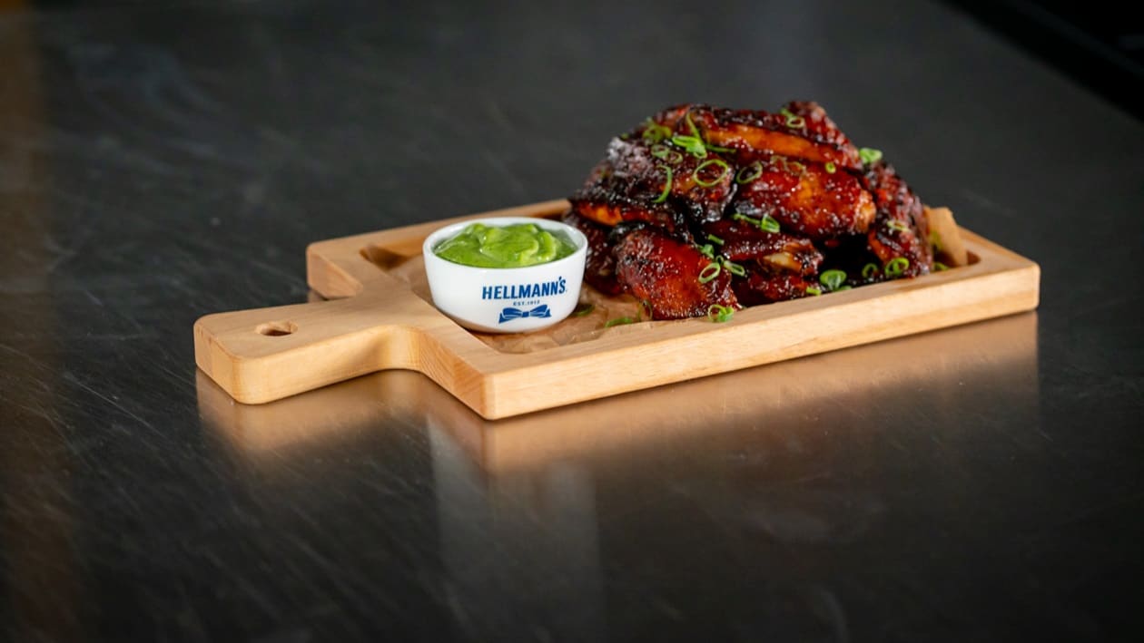 Gochujang Chicken Wings mit 2 Dipping Saucen – Rezepte