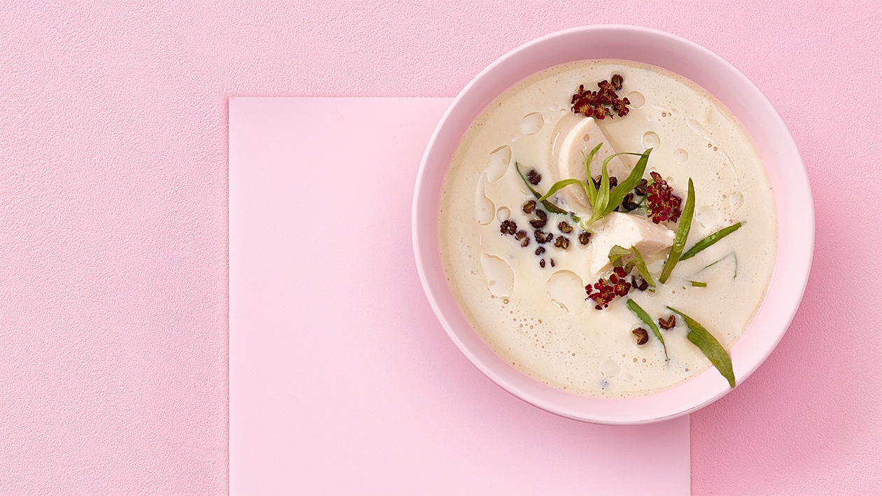 Gewürz-Rosensüppchen mit weißem Portwein und Perlhuhn – Rezepte